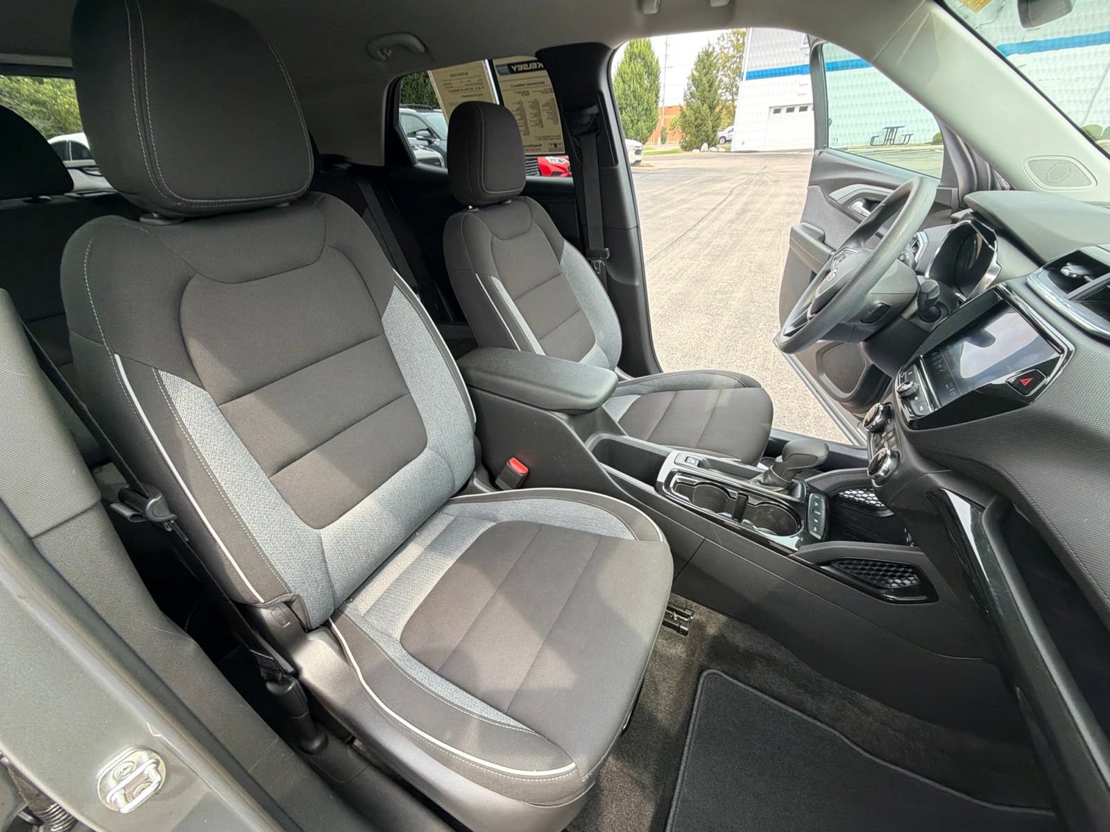 Used 2023 Chevrolet TrailBlazer LT w/ Convenience Package AWD/4WD image 27