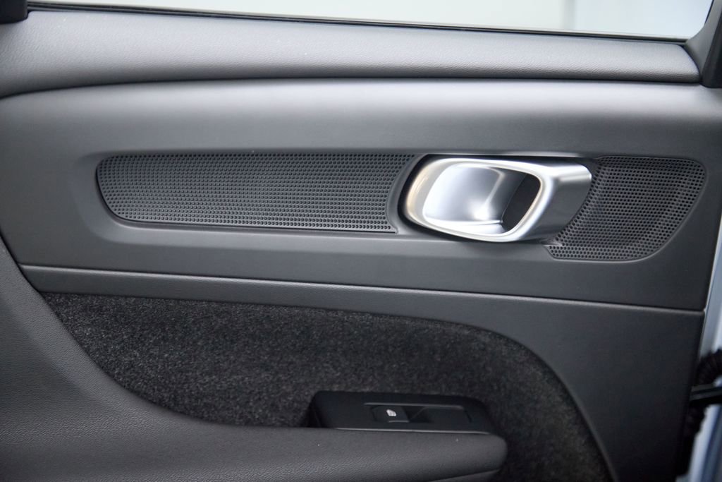 New 2026 Volvo XC40 B5 Ultra w/ Climate Package image 21