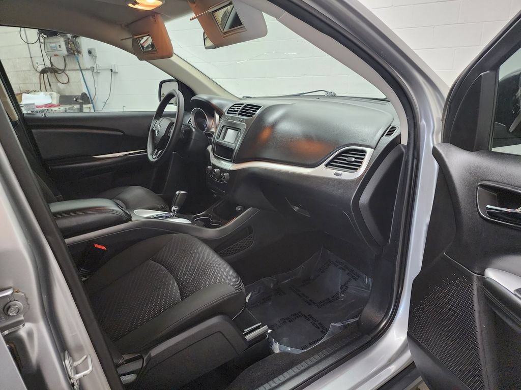 Used 2019 Dodge Journey SE FWD image 34