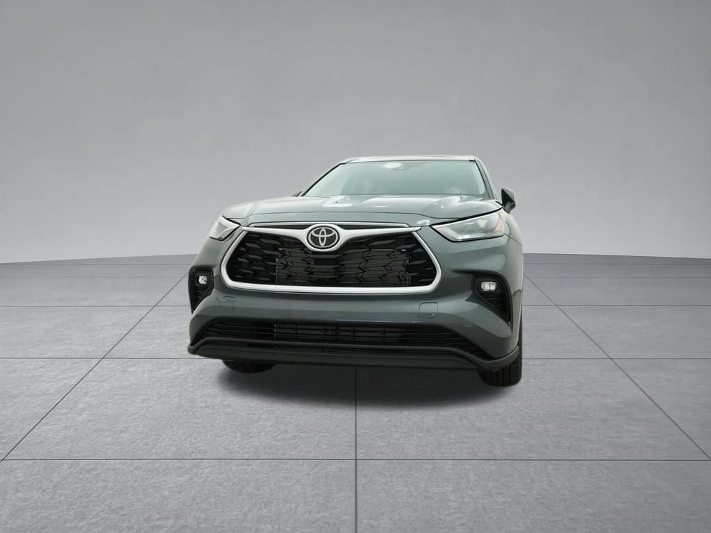 Used 2023 Toyota Highlander XLE FWD image 35