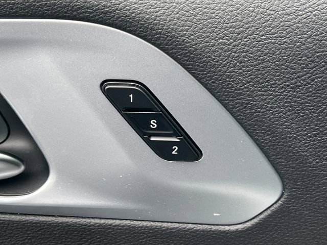 New 2026 Chrysler Pacifica Limited w/ Uconnect Theater Family Group image 18