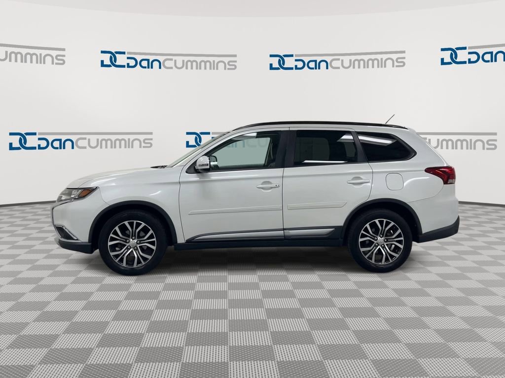 Used 2016 Mitsubishi Outlander SE AWD/4WD image 5