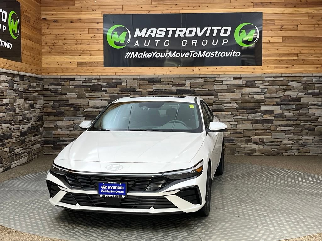 Used 2025 Hyundai Elantra SEL FWD image 6