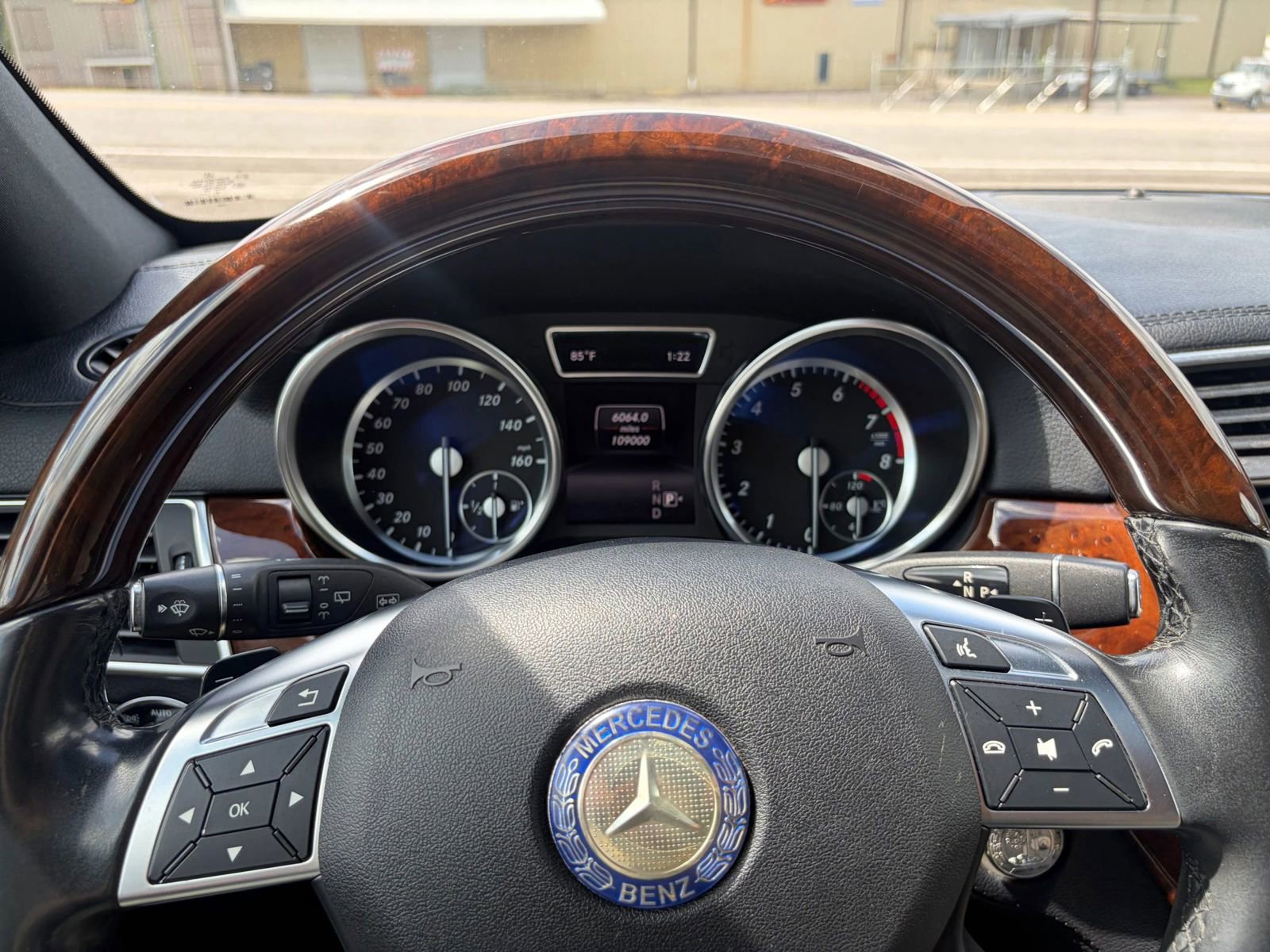 Used 2015 Mercedes-Benz ML 400 4MATIC image 13