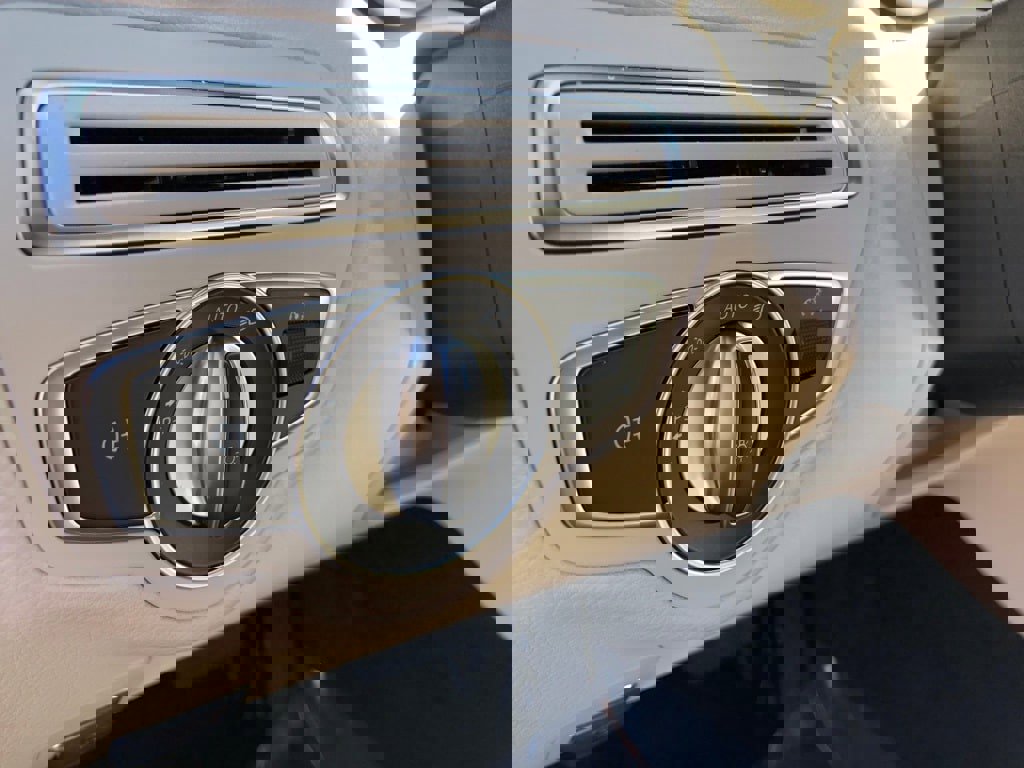 Used 2021 Mercedes-Benz C 300 4MATIC Sedan w/ Premium Package image 15