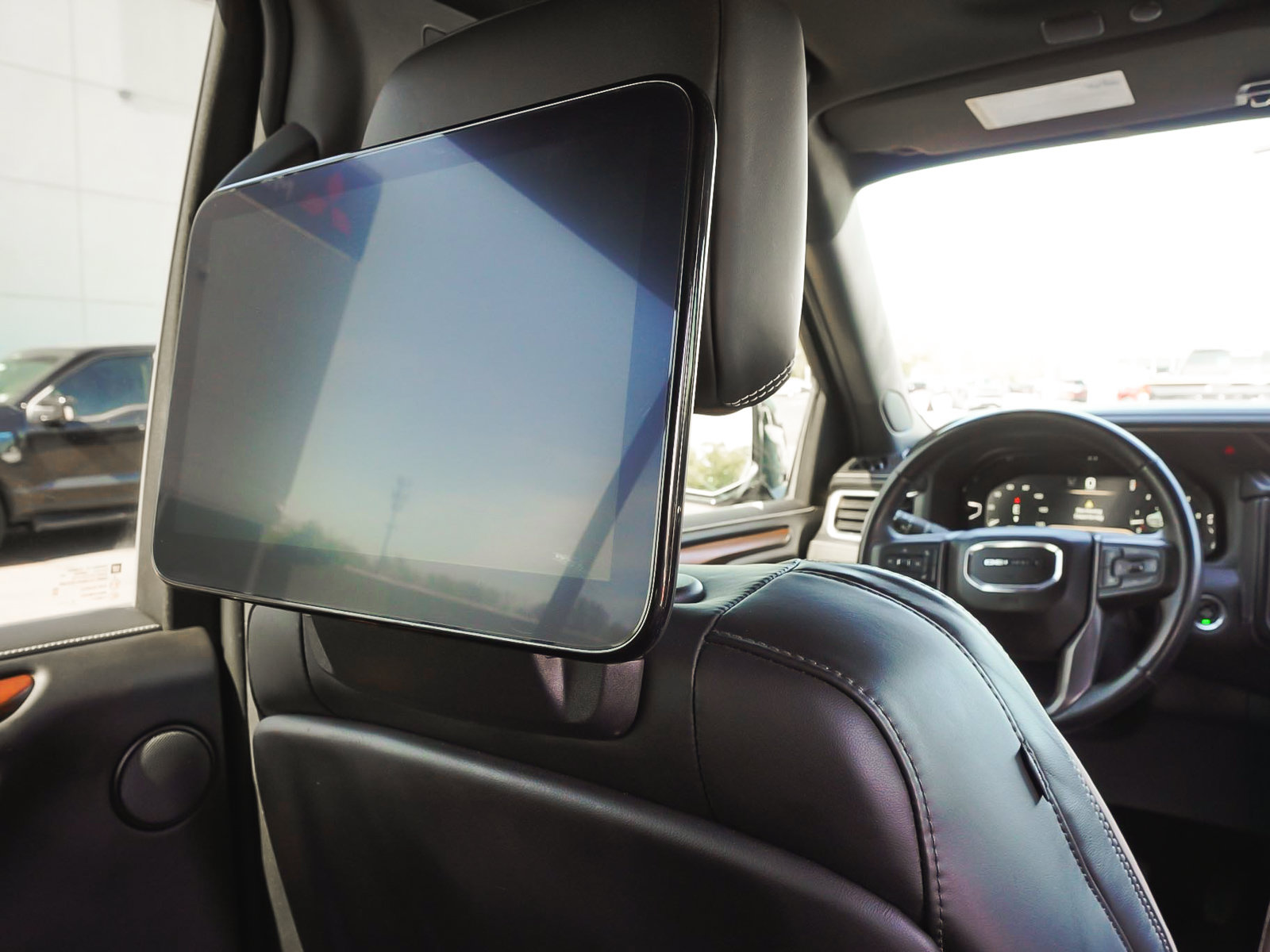 Used 2023 GMC Yukon XL Denali Ultimate AWD/4WD image 40