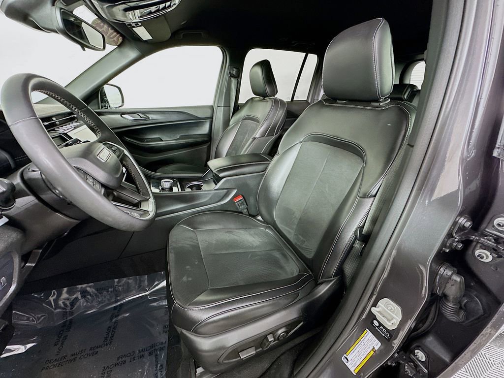 Certified 2024 Jeep Grand Cherokee Altitude image 31