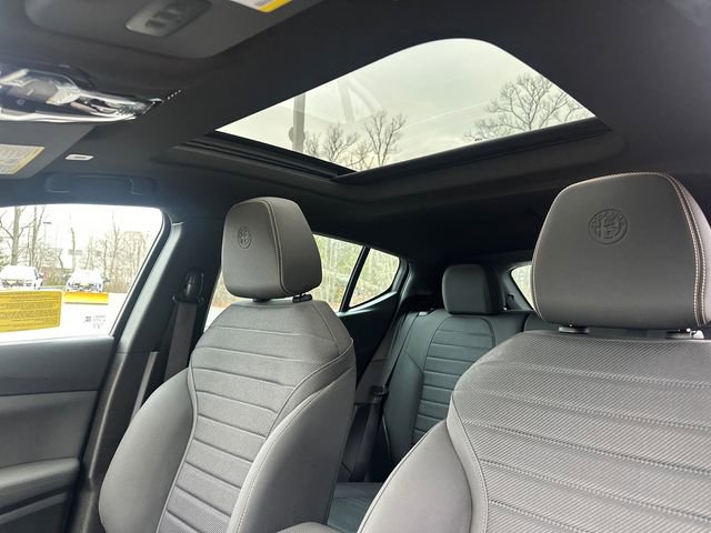 Used 2024 Alfa Romeo Tonale Sprint image 36