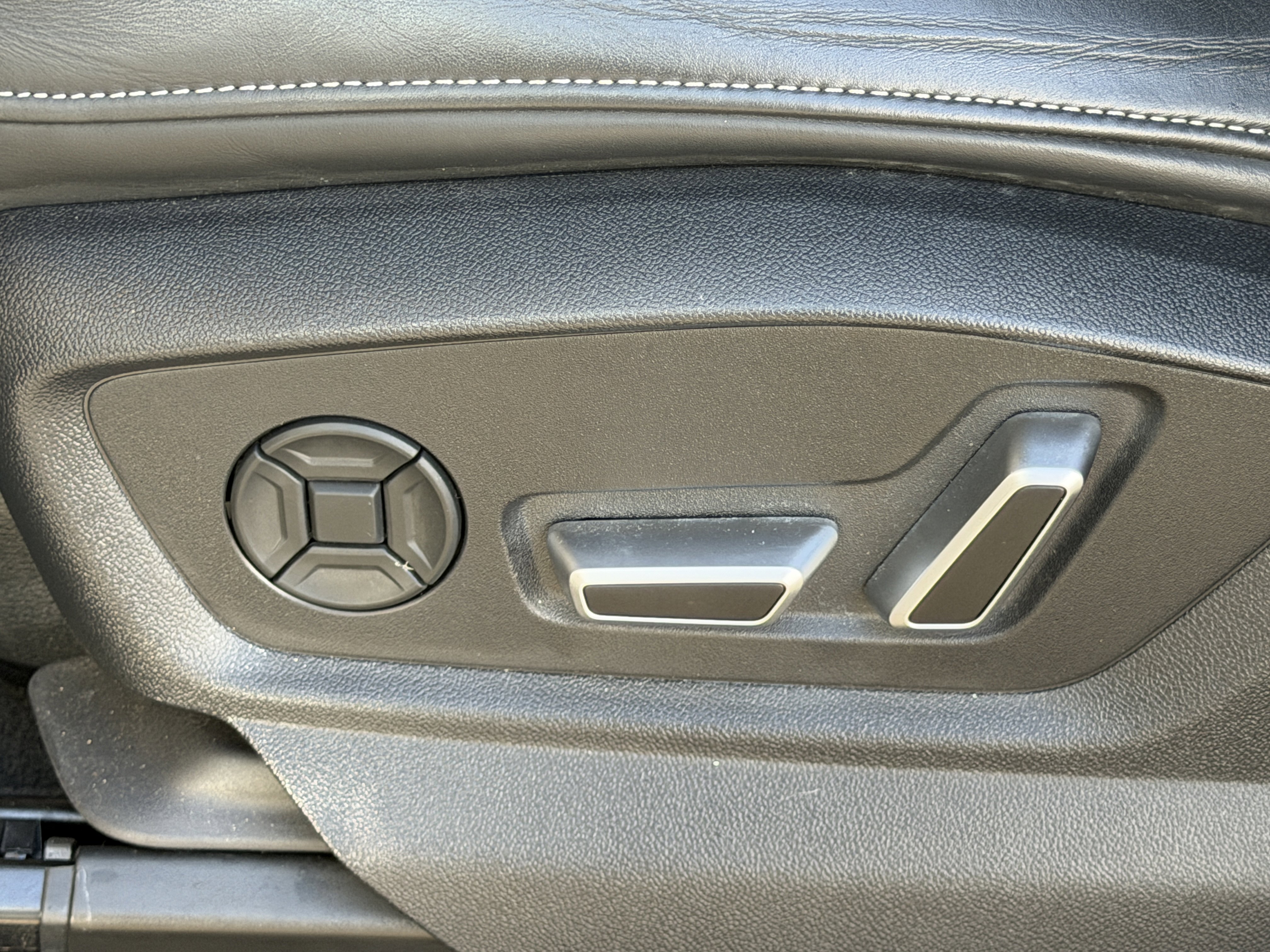 Used 2024 Audi SQ8 Premium Plus w/ Executive Package image 20