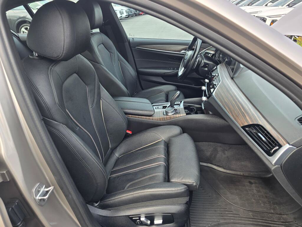 Used 2017 BMW 530i RWD image 25