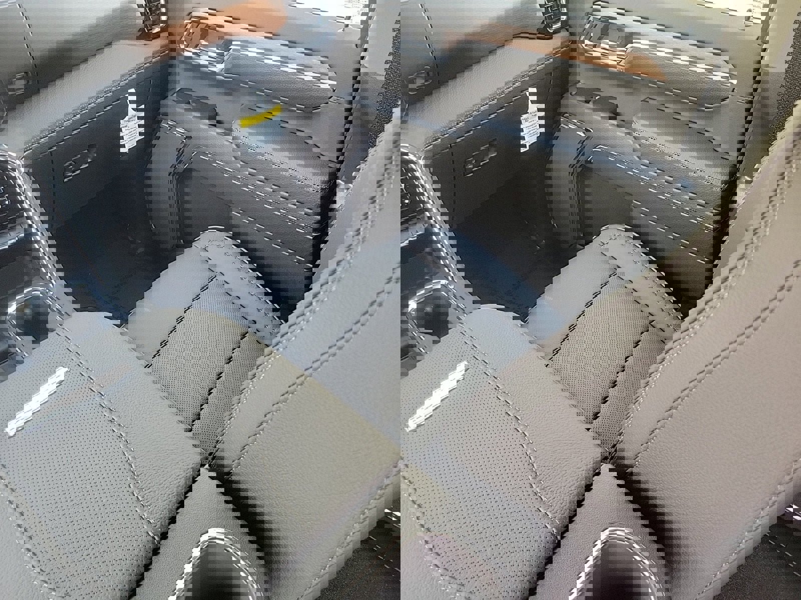 New 2026 GMC Sierra 2500 Denali w/ Denali Reserve Package image 15