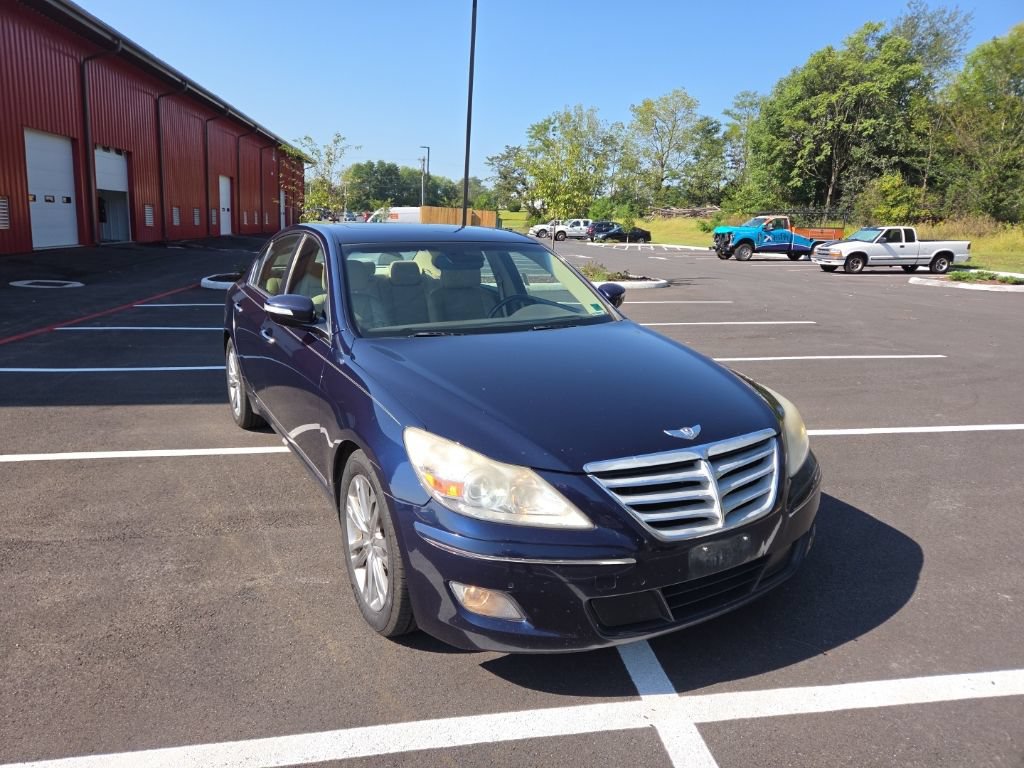 Used 2011 Hyundai Genesis 4.6 RWD image 1