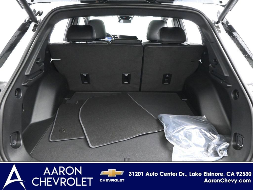 New 2026 Chevrolet Equinox EV LT w/ LPO, Blackout Package image 16