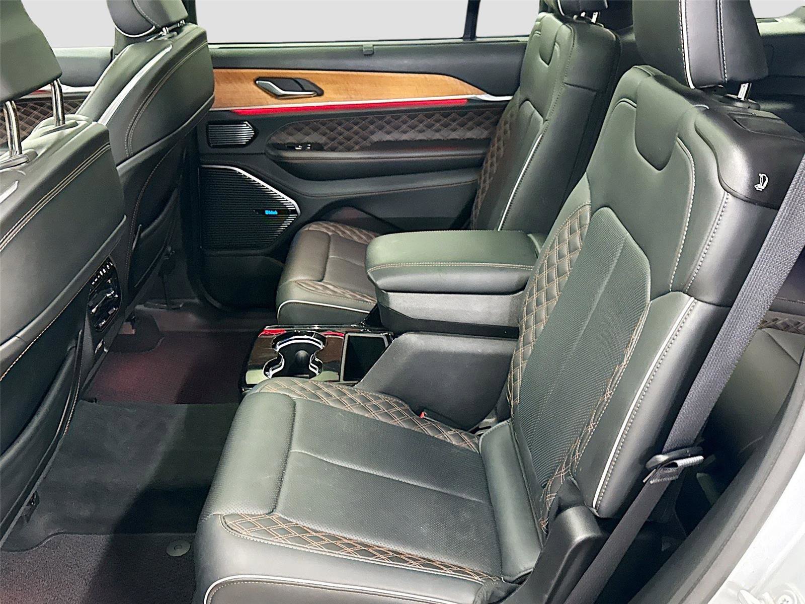 Used 2023 Jeep Grand Cherokee L Summit image 5