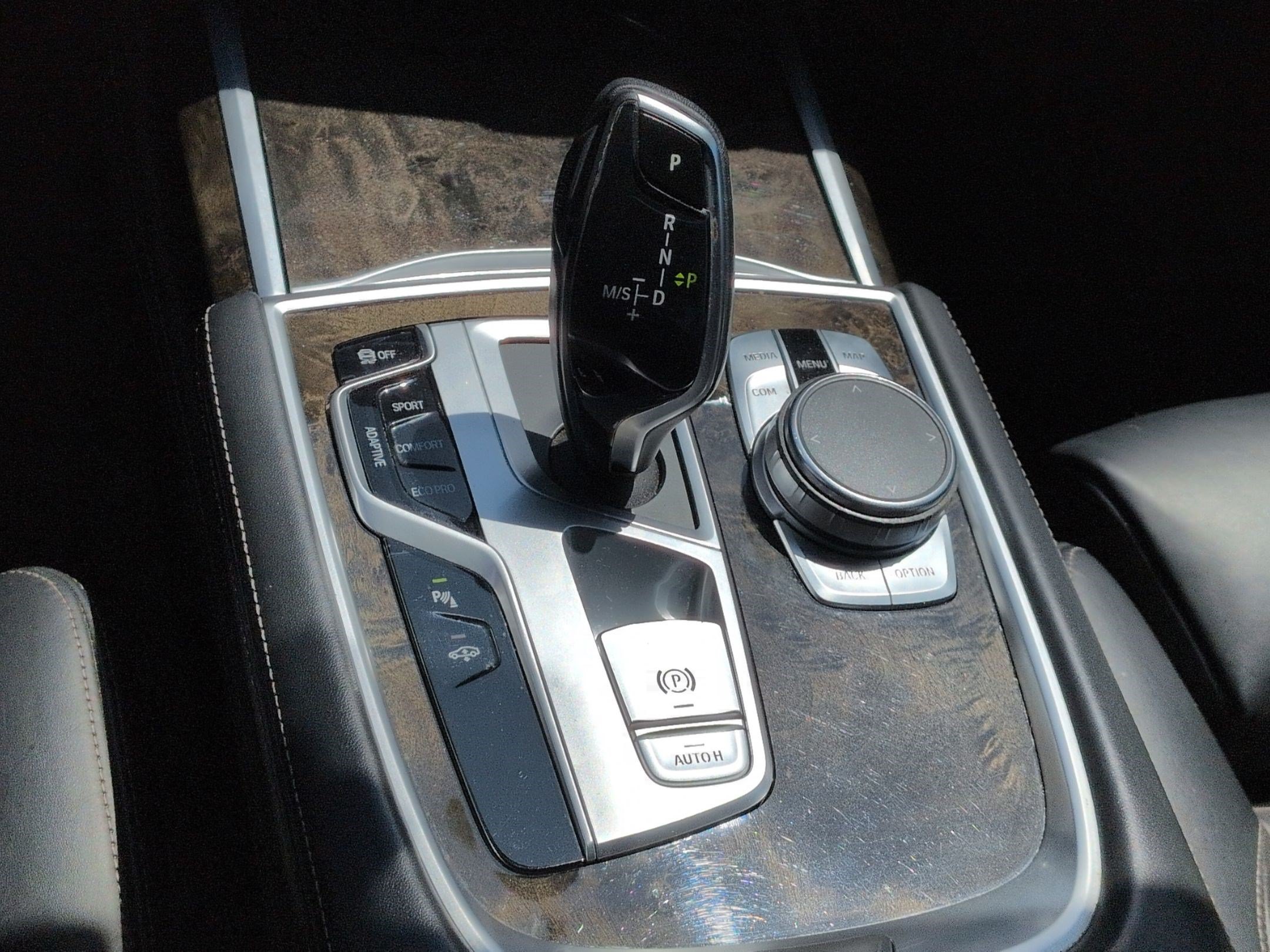Used 2019 BMW 750i w/ M Sport Package RWD image 26