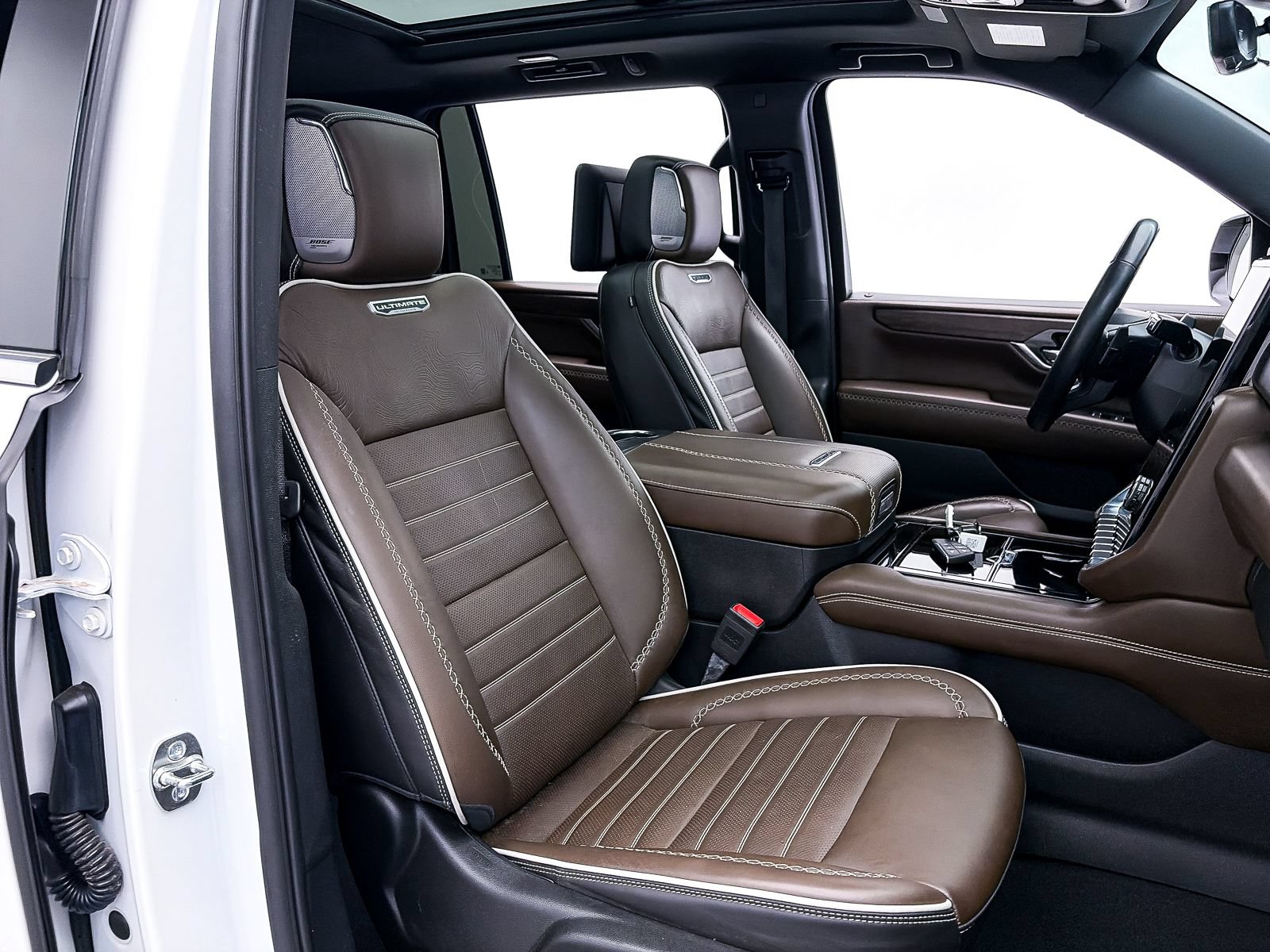 Used 2025 GMC Yukon XL Denali Ultimate AWD/4WD image 40