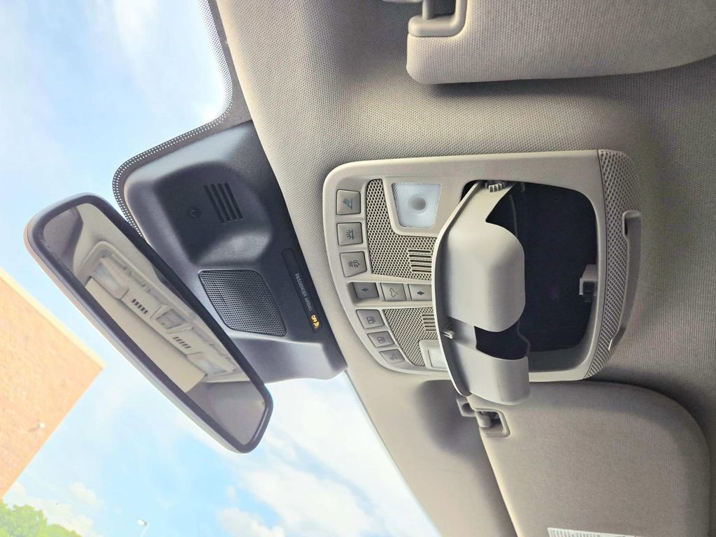 Used 2024 Ford Expedition XLT AWD/4WD image 33