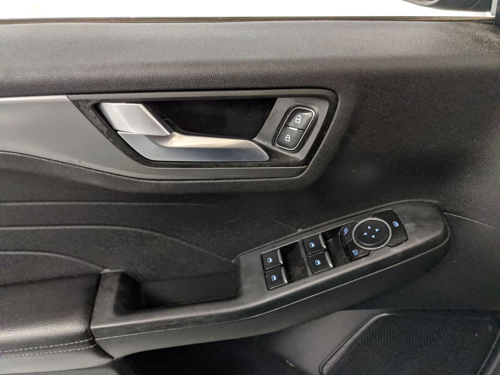 Used 2023 Ford Escape SE FWD image 15