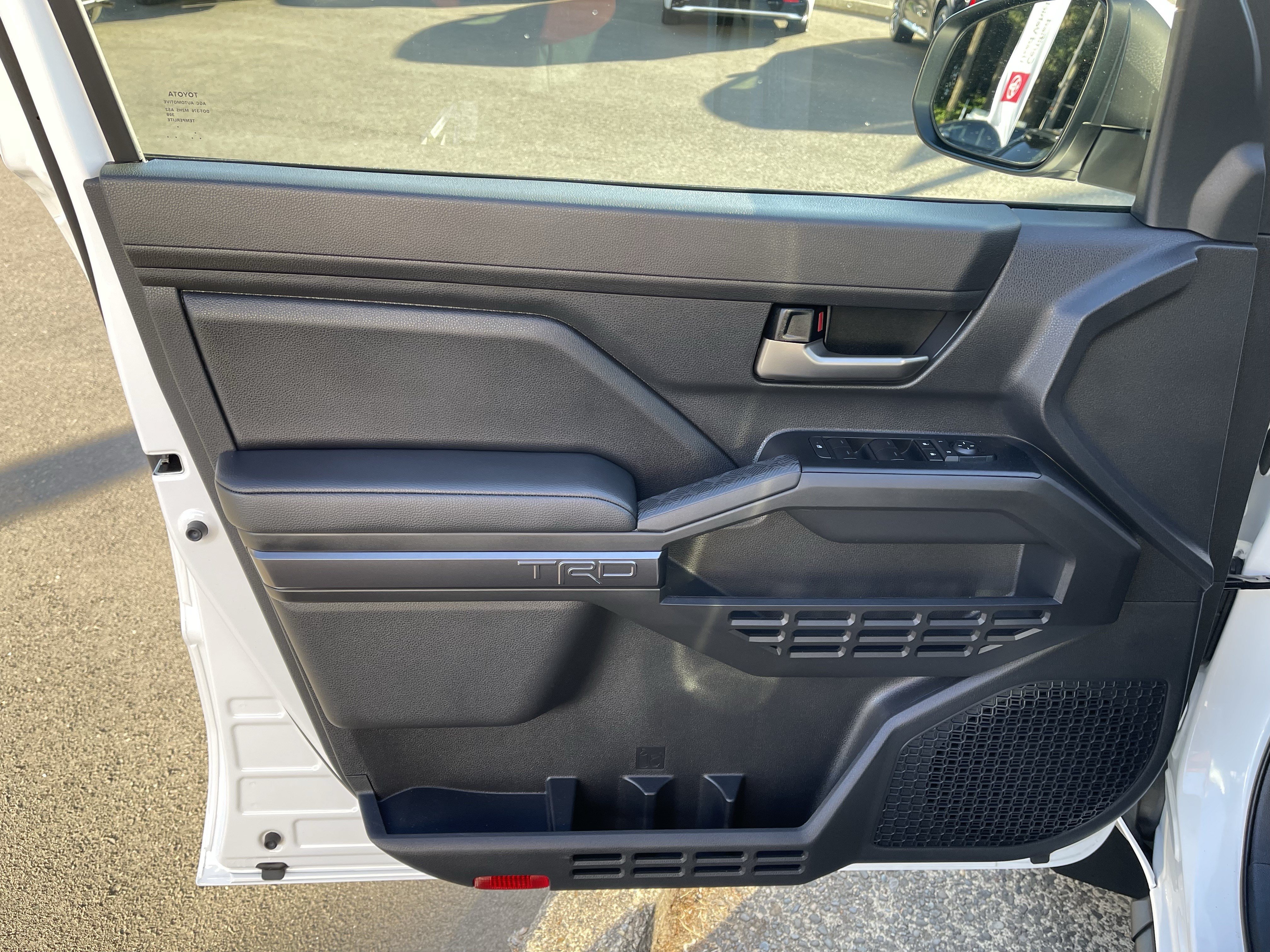 Used 2024 Toyota Tacoma TRD Off-Road AWD/4WD image 15
