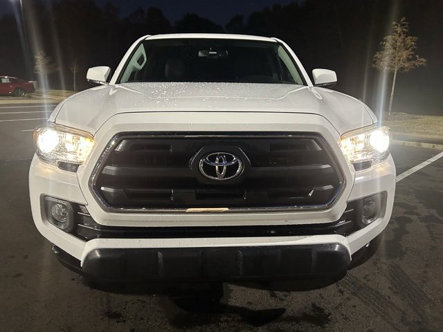 Used 2017 Toyota Tacoma SR5 image 2