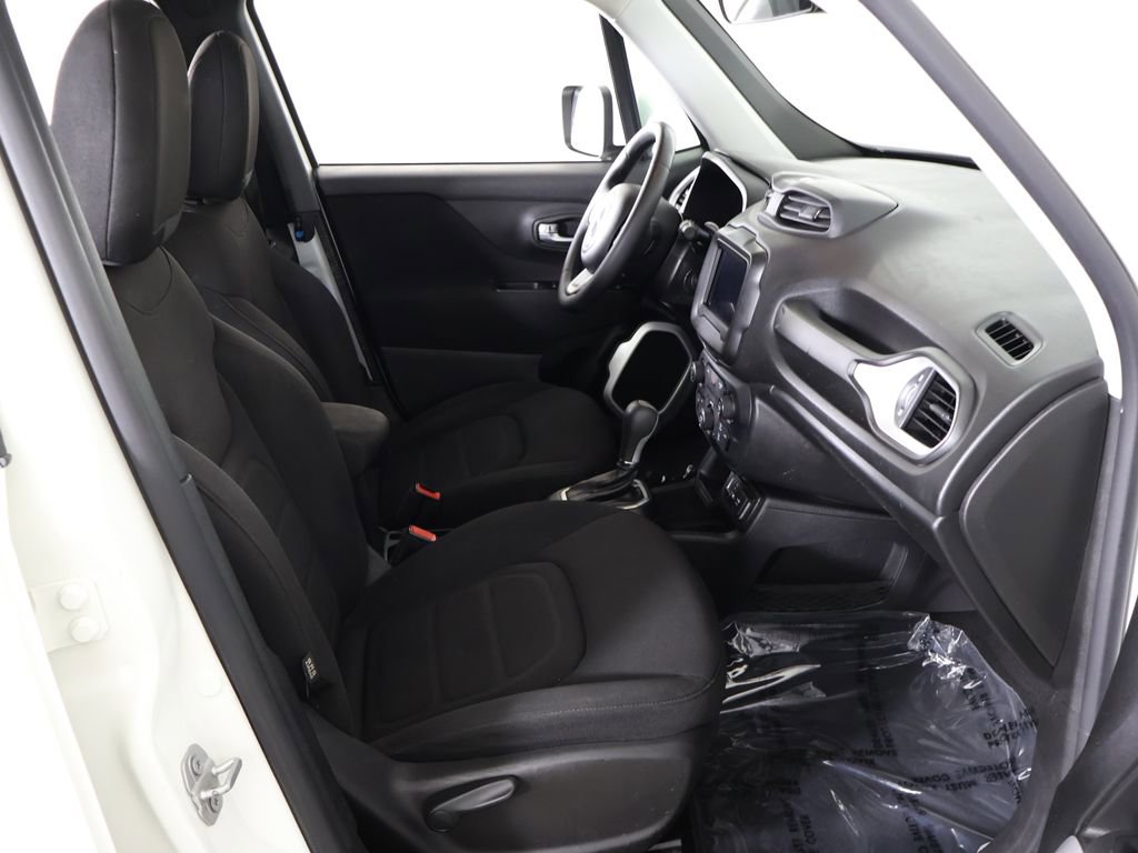 Used 2019 Jeep Renegade Latitude FWD image 28