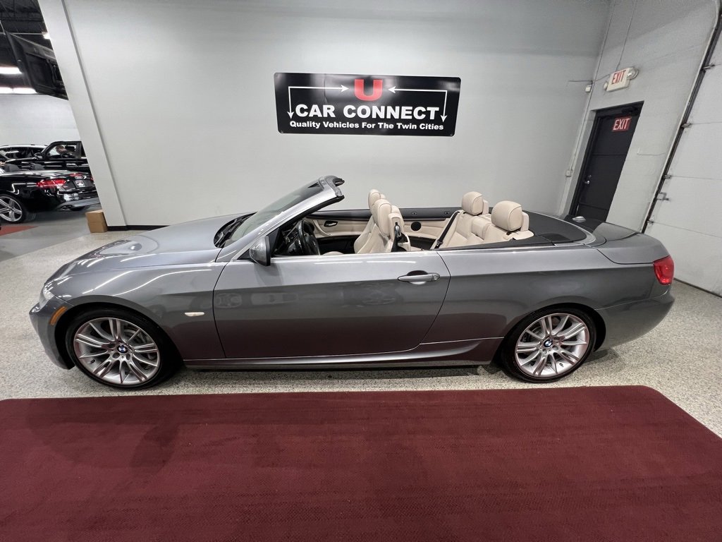 Used 2013 BMW 335i Convertible image 22