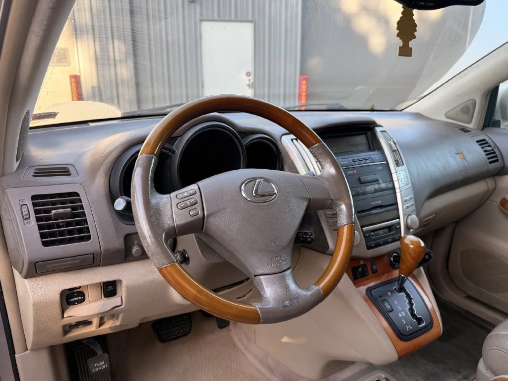 Used 2004 Lexus RX 330 FWD image 7