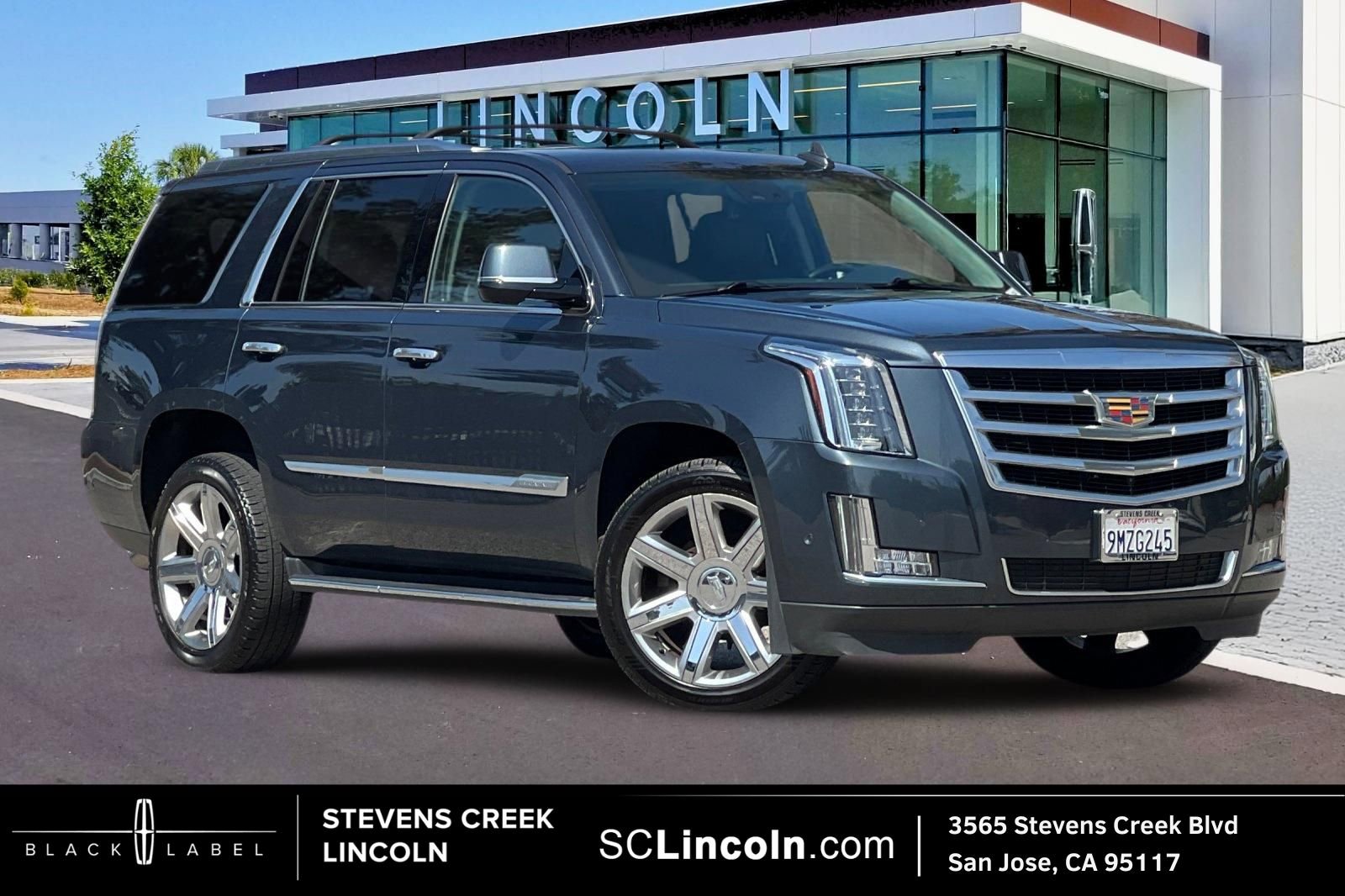 Used 2020 Cadillac Escalade Luxury AWD/4WD image 1