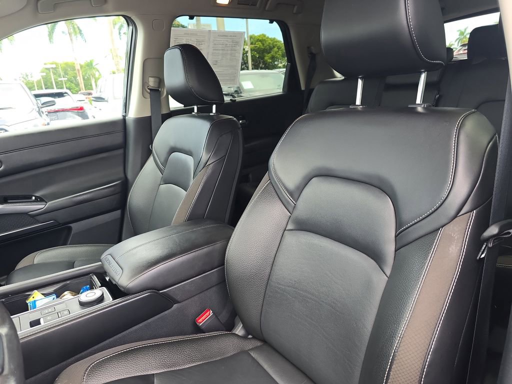 Used 2024 Nissan Pathfinder SL image 22