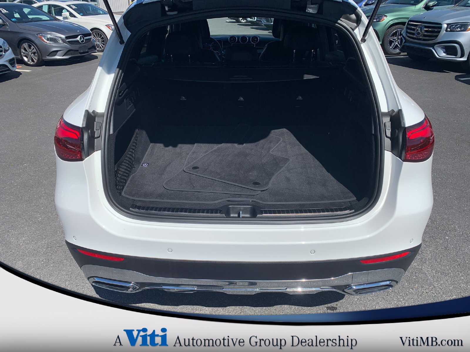 Used 2024 Mercedes-Benz GLC 300 4MATIC image 23