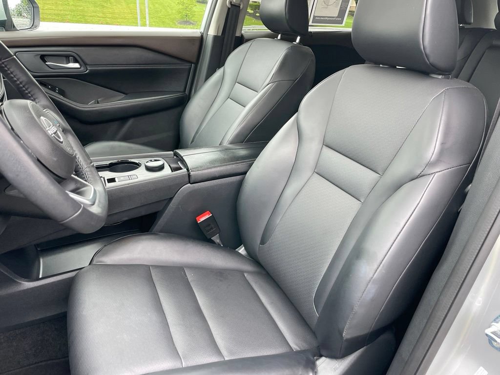 Certified 2023 Nissan Rogue SV w/ SV Premium B Package AWD/4WD image 7