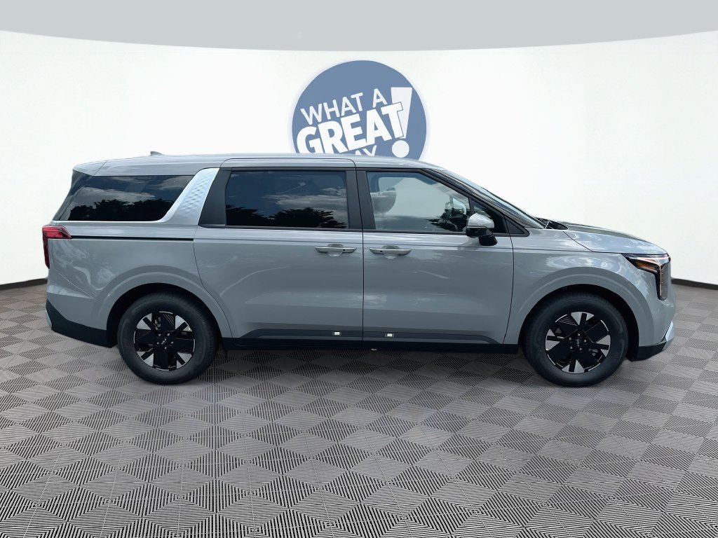 New 2027 Kia Carnival LXS FWD image 4