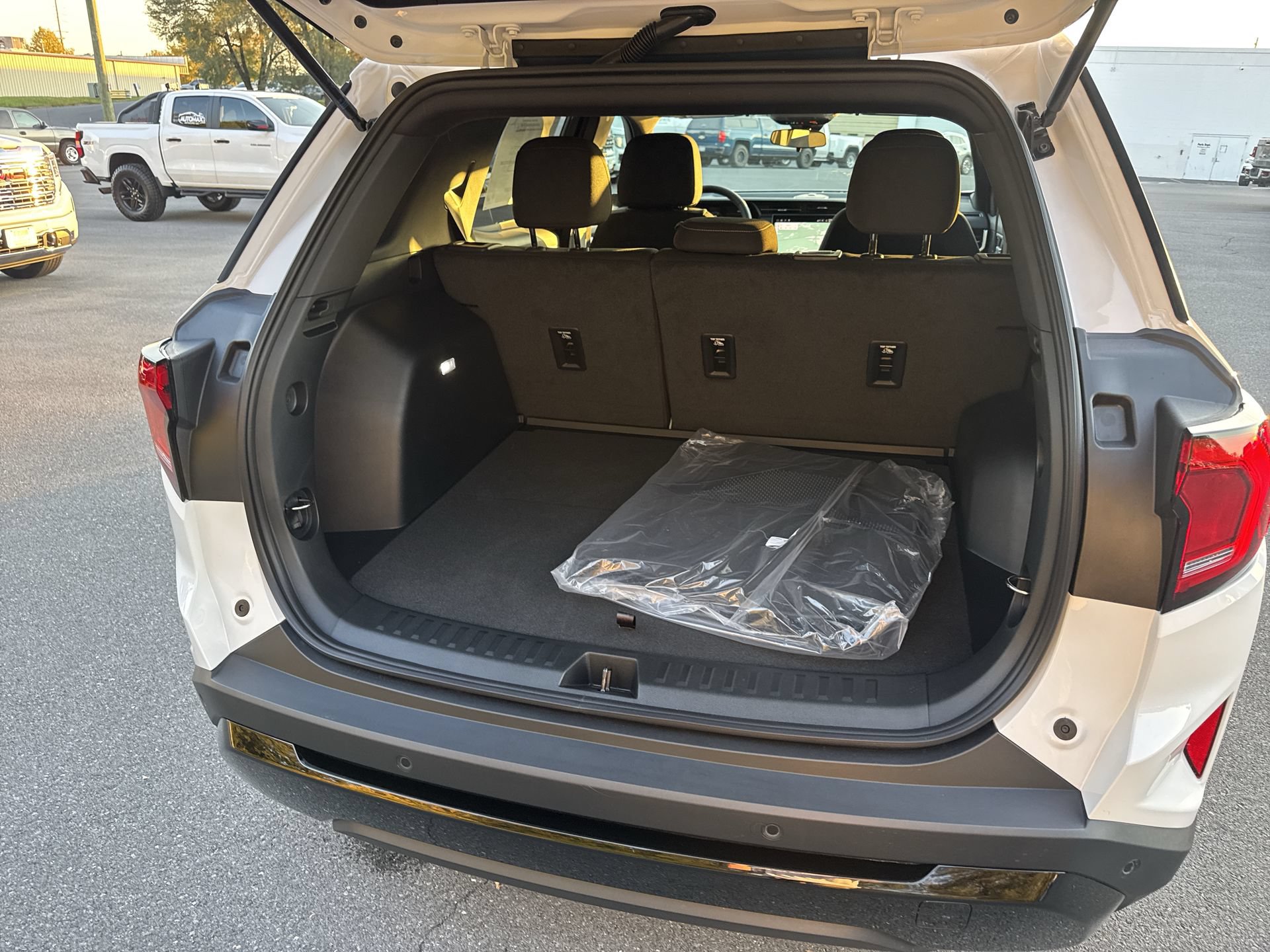 New 2027 GMC Terrain Elevation w/ Black Edition AWD/4WD image 21