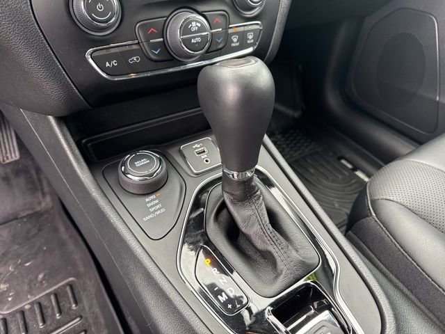 Used 2023 Jeep Cherokee Altitude Lux image 29