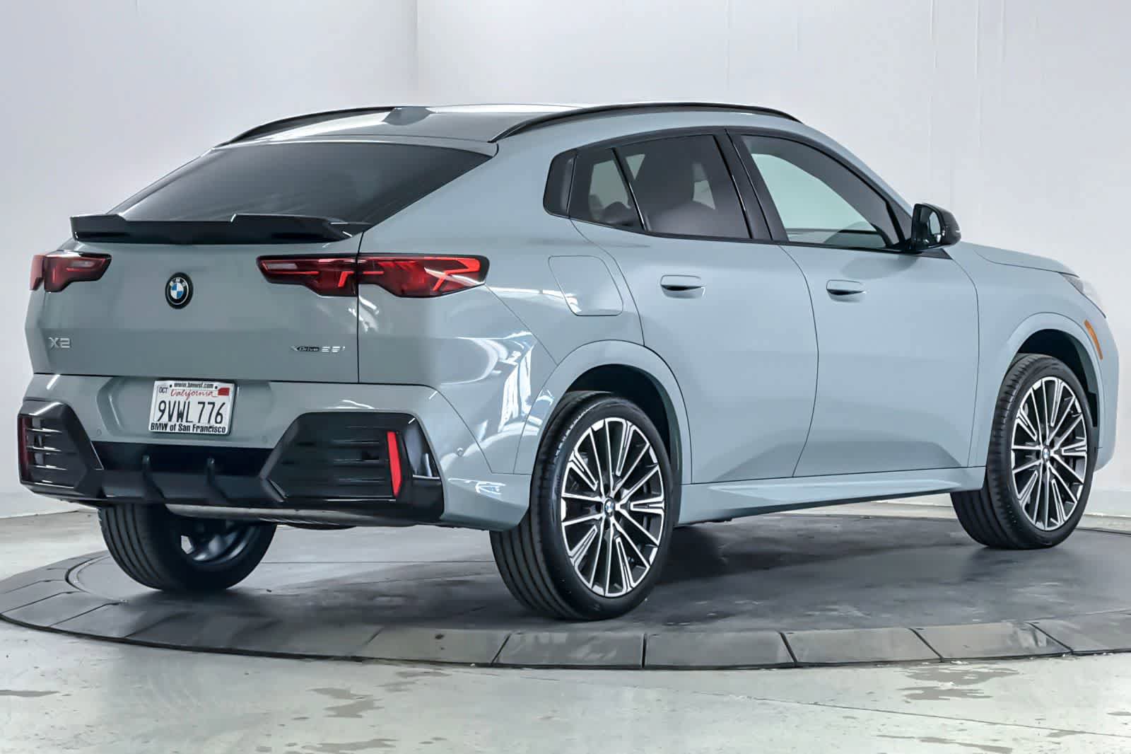 Used 2025 BMW X2 xDrive28i w/ M Sport Package image 2