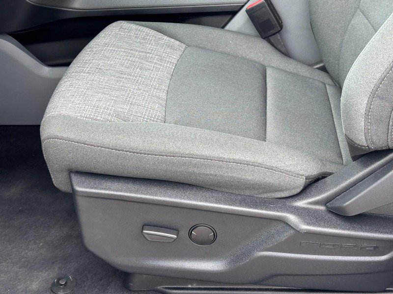 Used 2023 Ford F150 Lightning XLT AWD/4WD image 17
