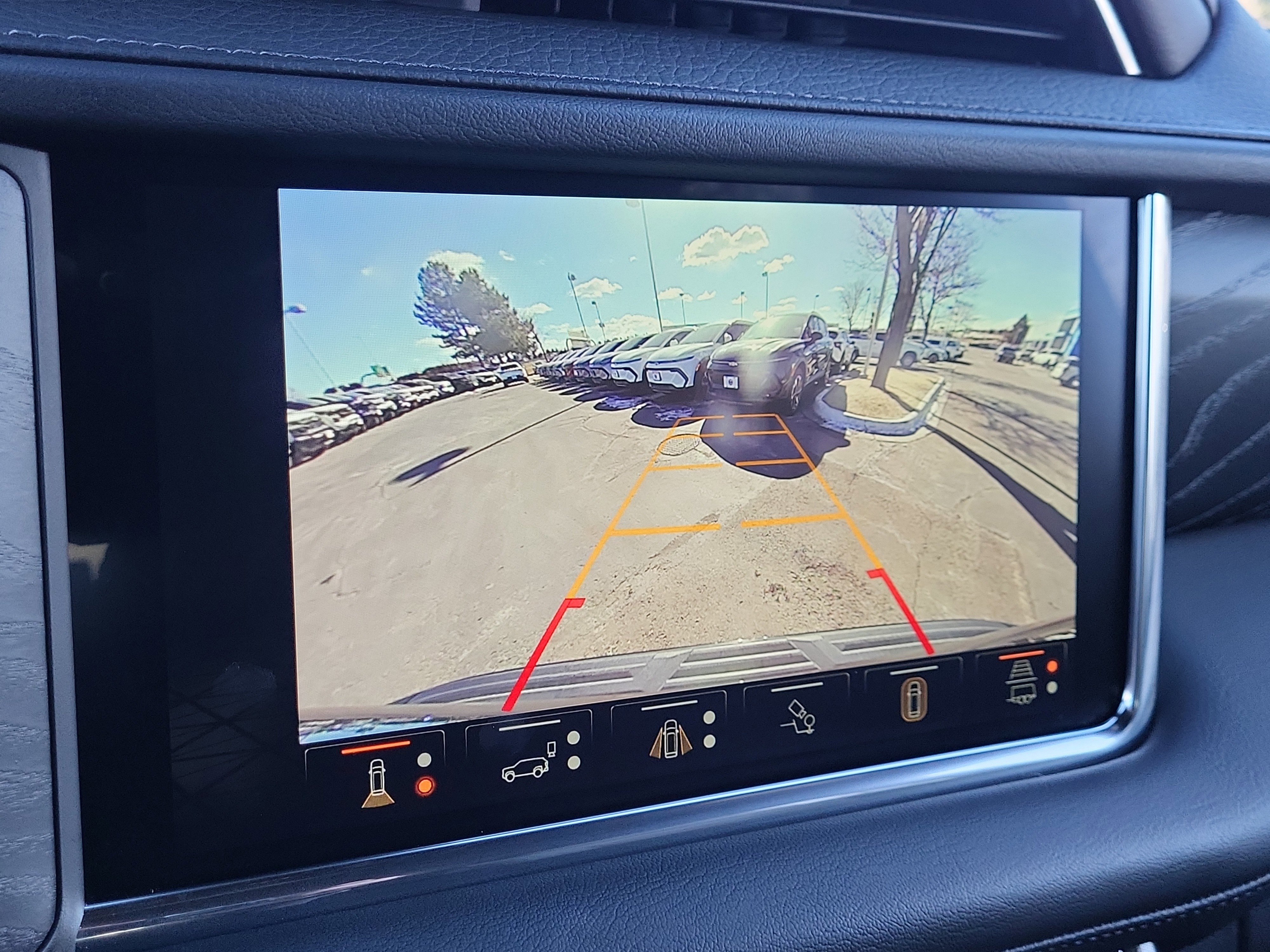 Used 2024 GMC Yukon Denali w/ Advanced Technology Package image 24