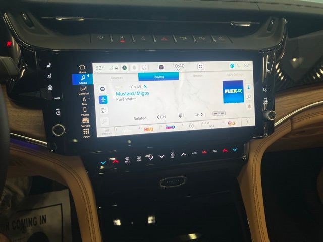 New 2026 Jeep Grand Cherokee Summit w/ Obsidian Package AWD/4WD image 17
