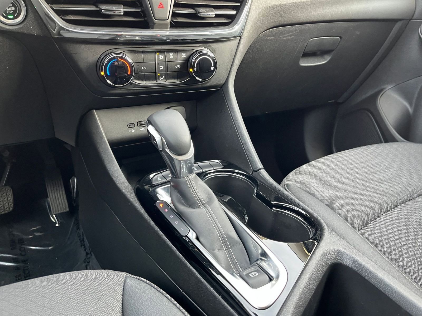 Used 2025 Buick Encore GX Preferred image 41