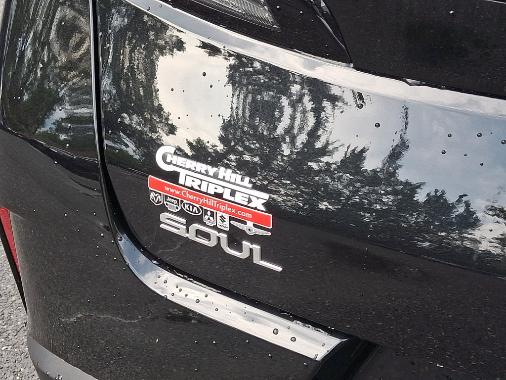 Used 2025 Kia Soul LX w/ LX Technology Package FWD image 19