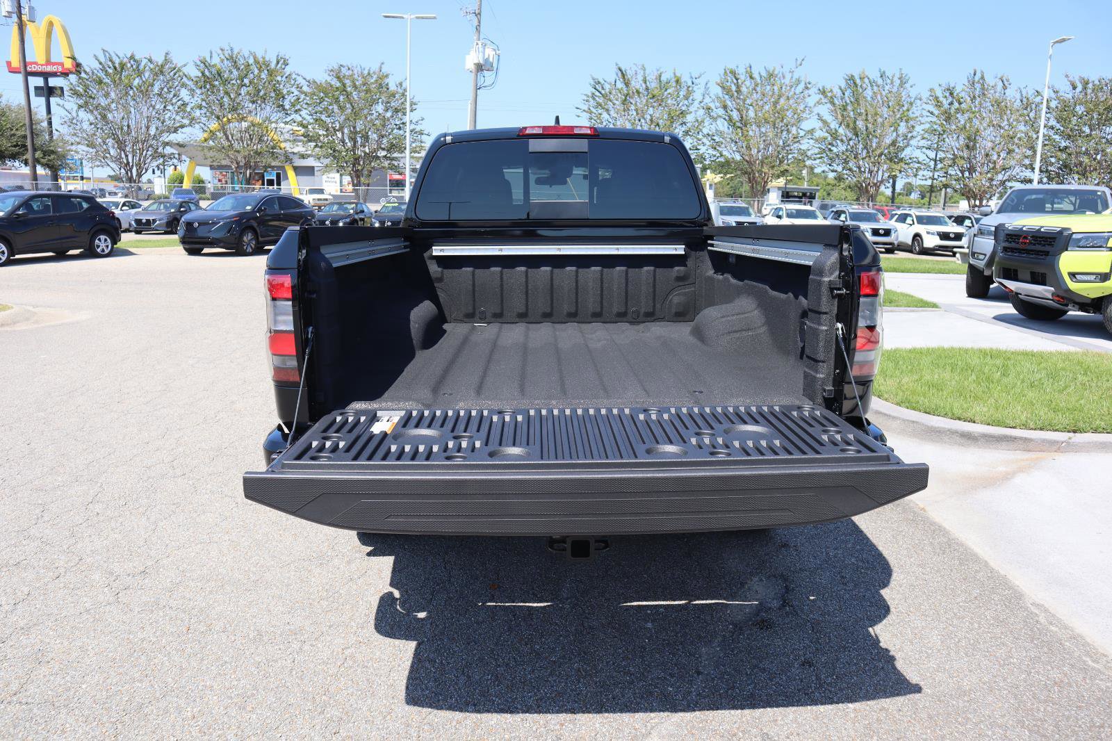 New 2026 Nissan Frontier SV image 10