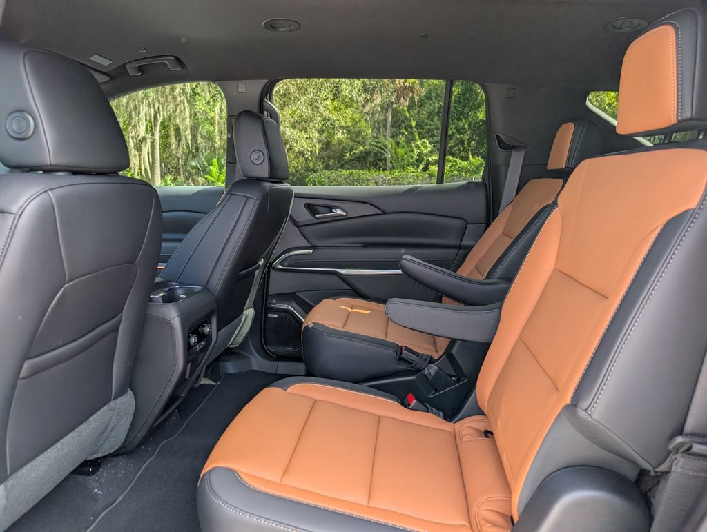 New 2027 Chevrolet Traverse Z71 w/ Enhanced Driving Package AWD/4WD image 15