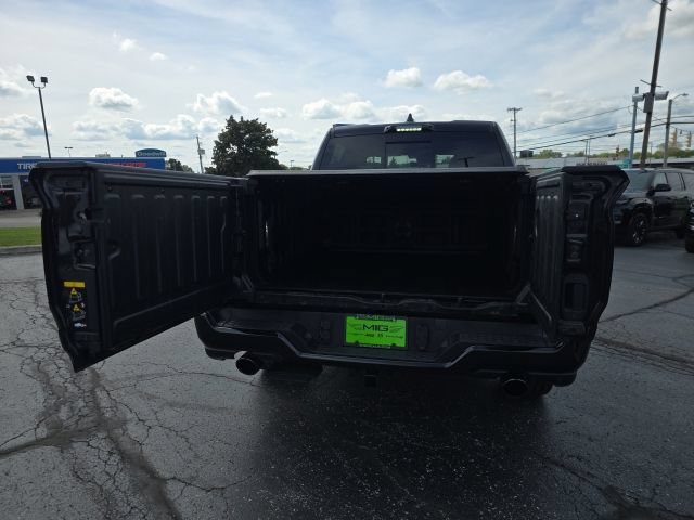 Used 2025 RAM 1500 Laramie w/ Night Edition AWD/4WD image 8