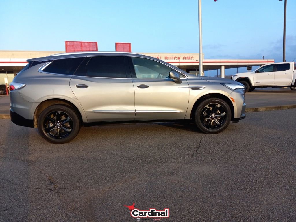 Used 2023 Buick Enclave Essence w/ Sport Touring Edition image 3