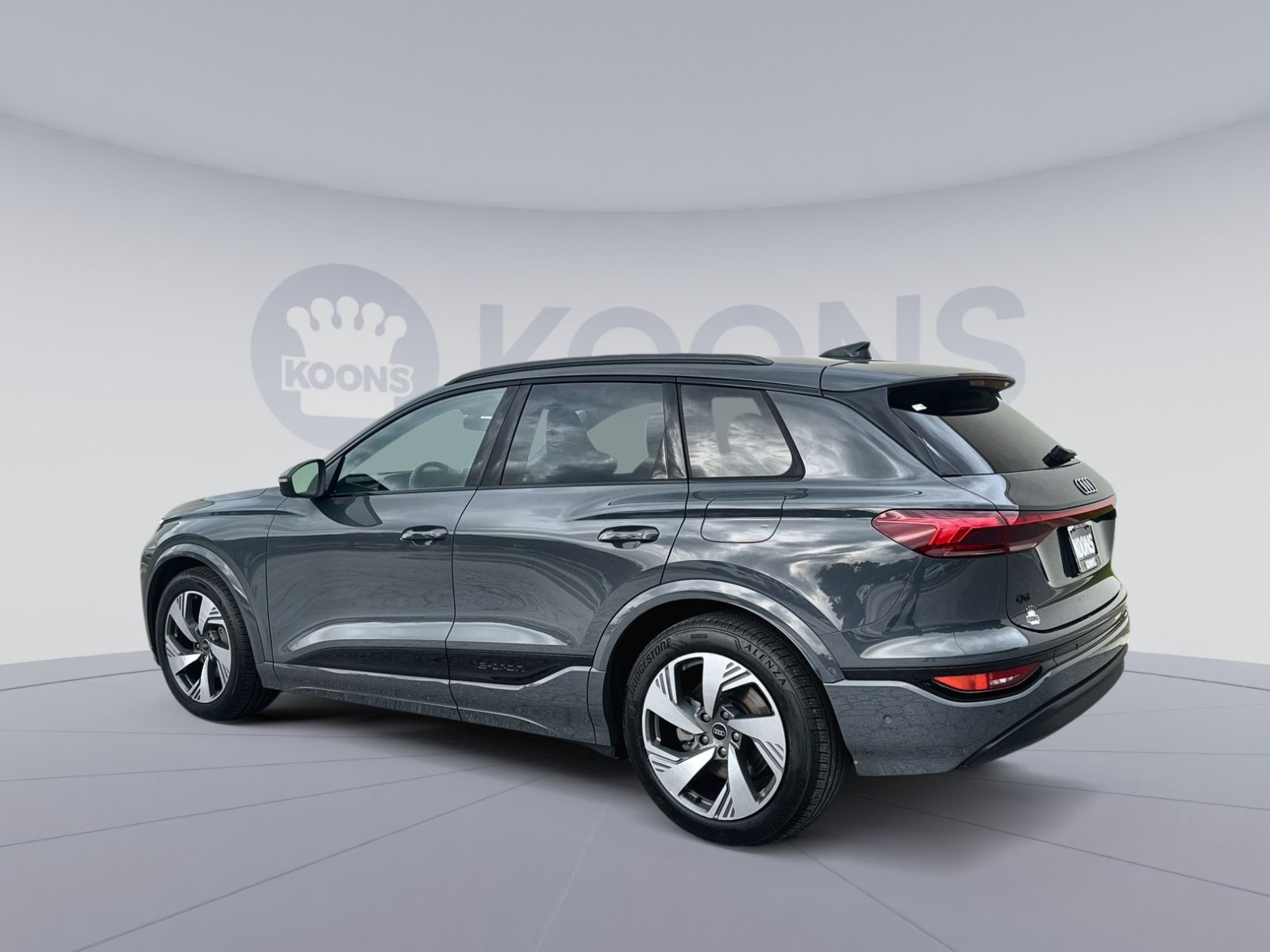 Used 2025 Audi Q6 e-tron Prestige AWD/4WD image 4