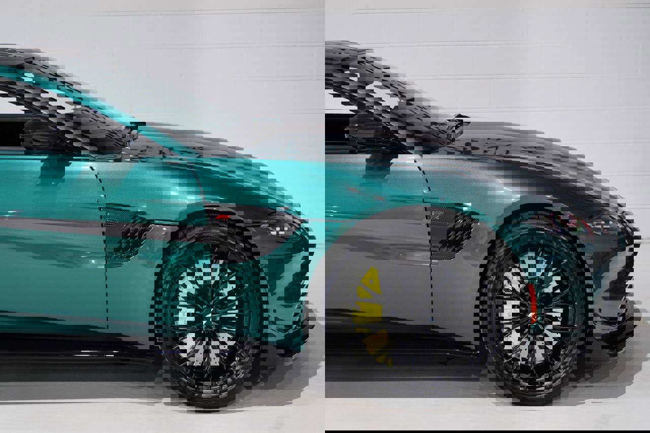 Used 2023 Aston Martin V8 Vantage Coupe image 21