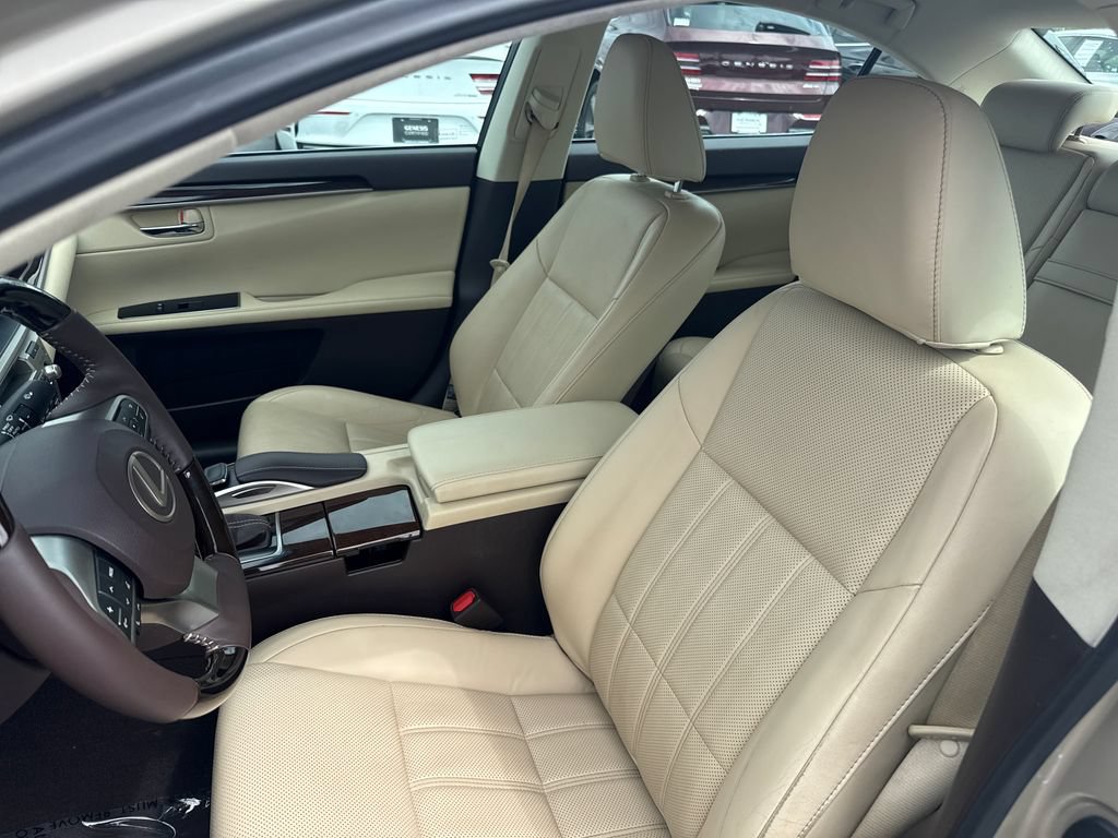 Used 2018 Lexus ES 350 w/ Luxury Package w/Wood Trim FWD image 13