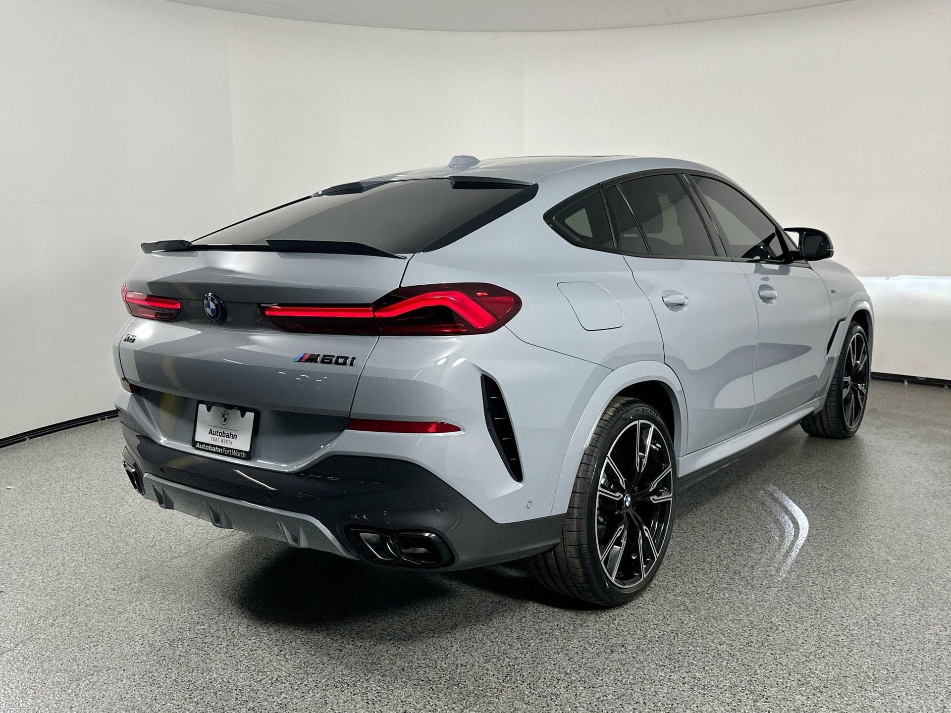 New 2026 BMW X6 M60i image 4