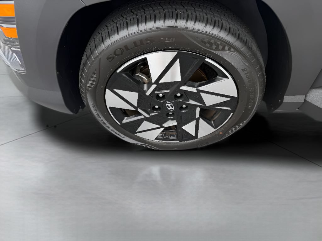 Used 2025 Hyundai Kona SEL FWD image 11