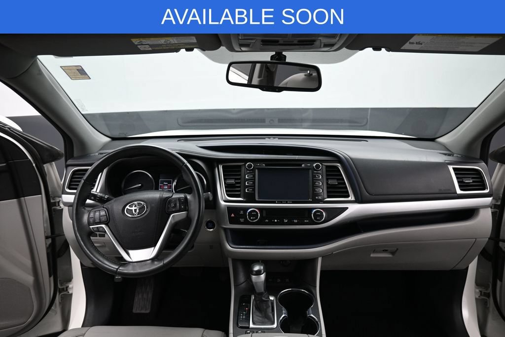 Used 2016 Toyota Highlander XLE AWD/4WD image 28